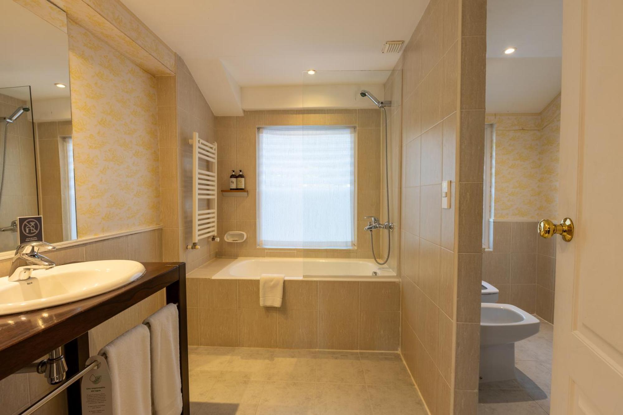 Los Acebos Ushuaia Hotel ภายนอก รูปภาพ