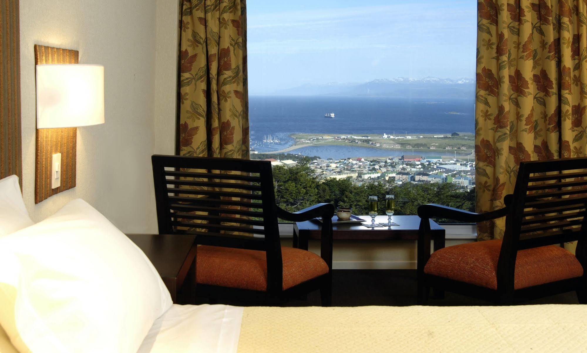 Los Acebos Ushuaia Hotel ภายนอก รูปภาพ